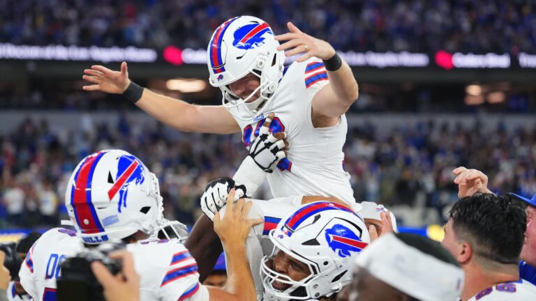 Buffalo Bills and Los Angeles Rams players during the 37-34 overtime game at SoFi Stadium